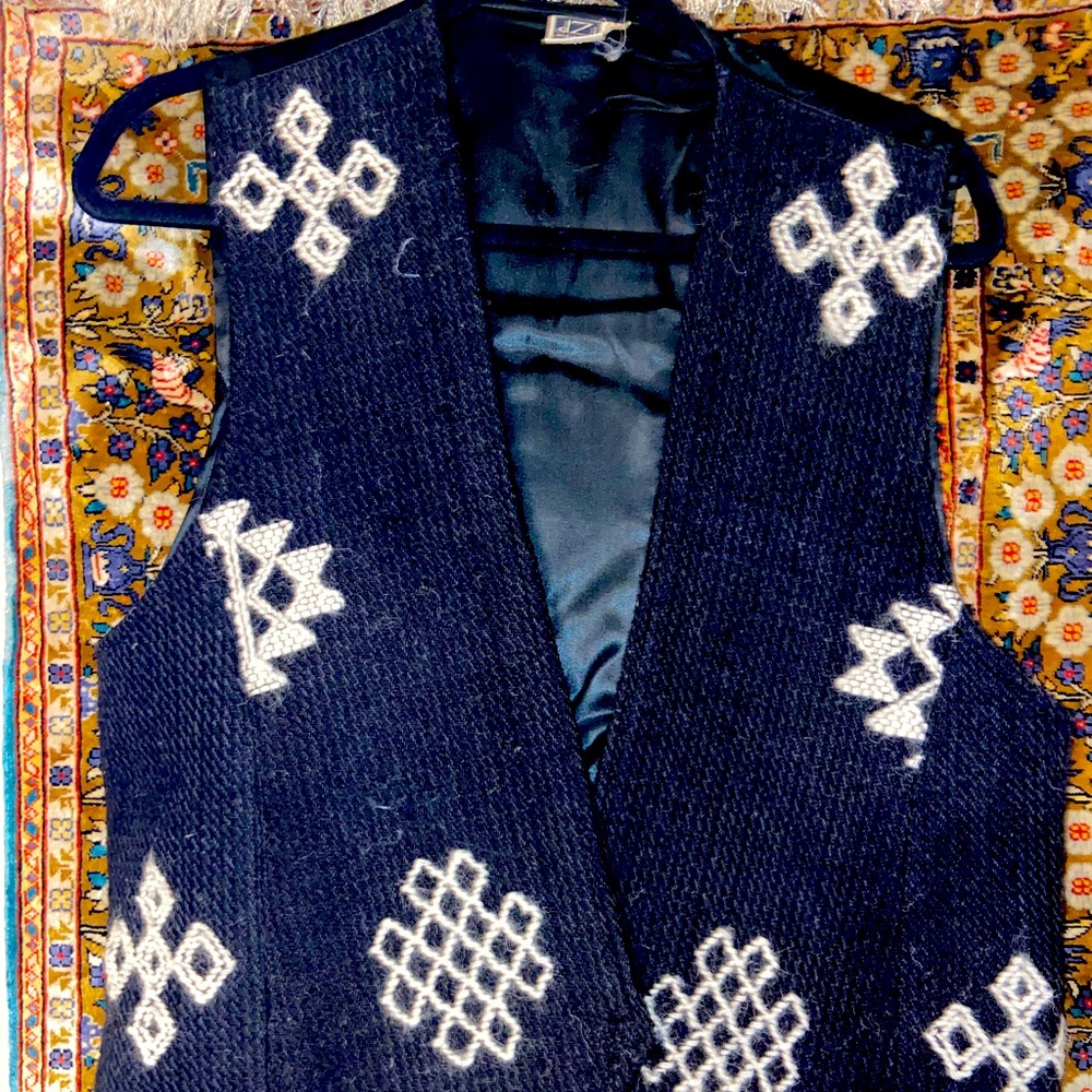 dZi wool vest. Tibet collection made in India by Tibetan Artisans pure wool